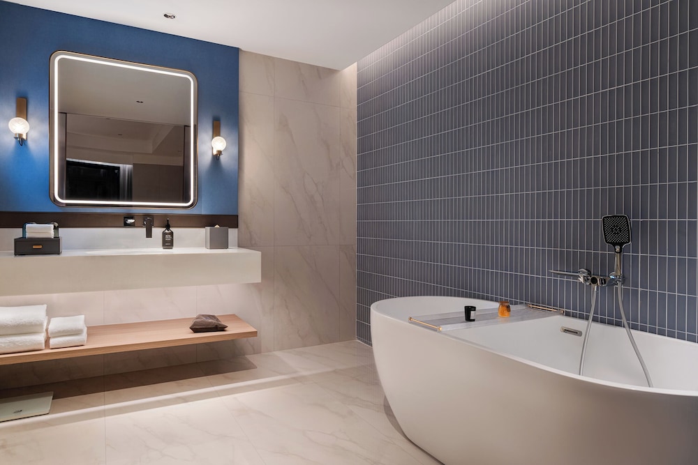 Novotel Zhoushan Luting 66/69