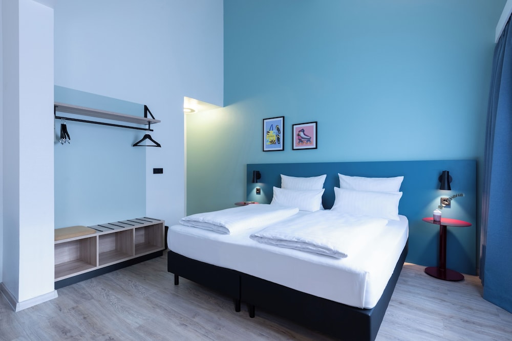 Loft, King Bed