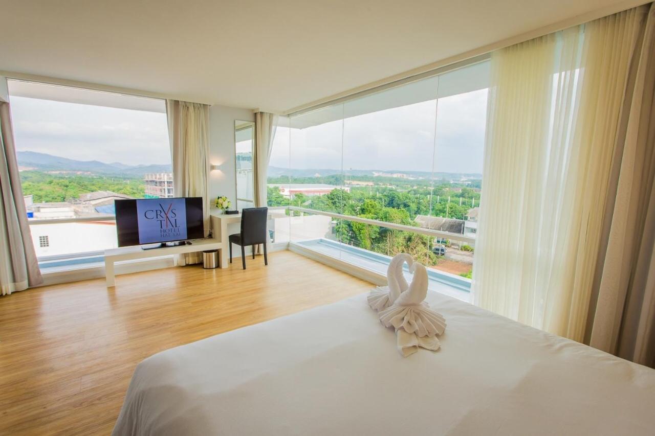 جناح شهر العسل، Crystal Hotel Hat Yai 3/5