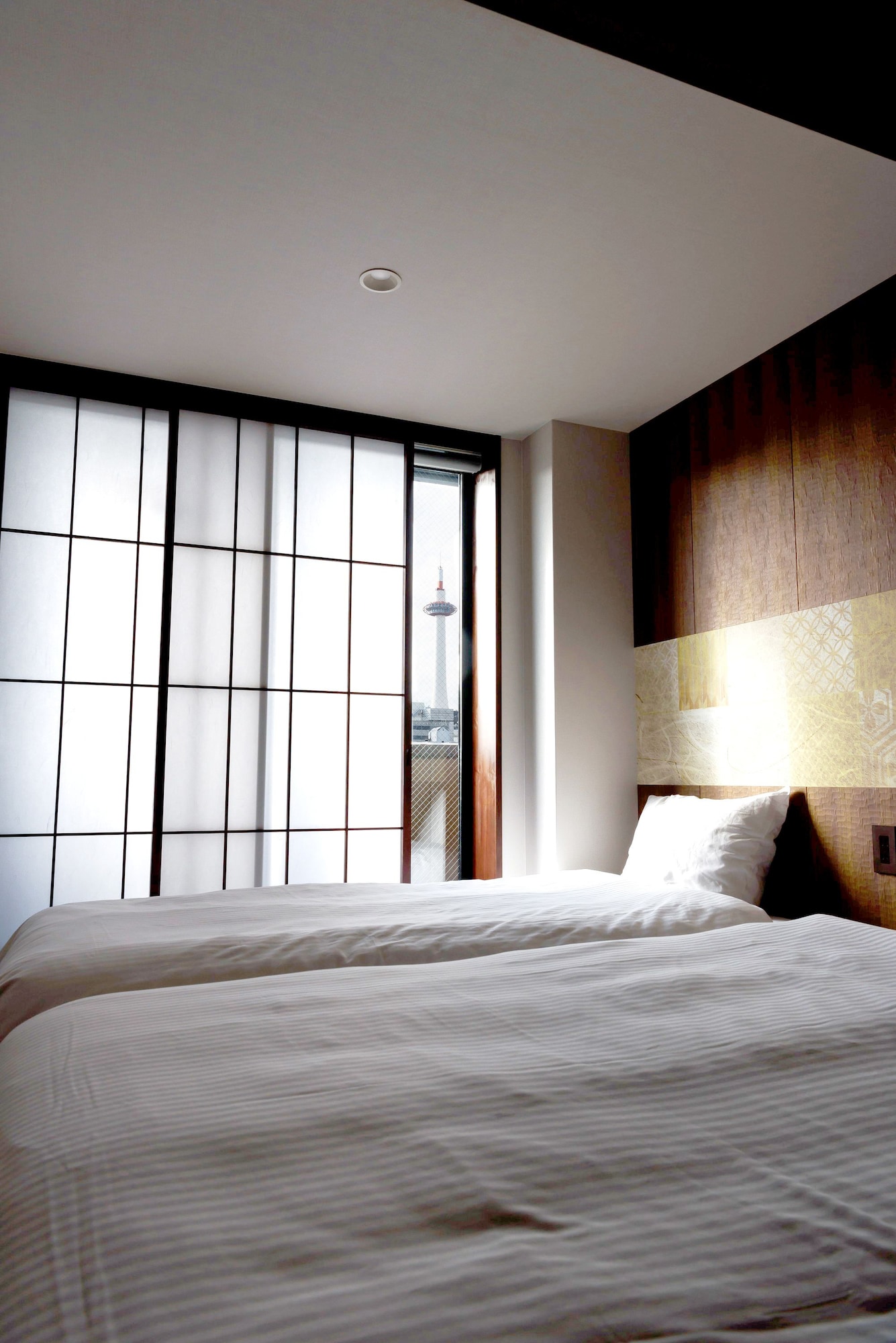 DELUXE, TWIN BEDS