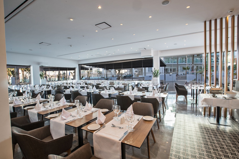 Blue Ivy Hotel And Suites 33/46