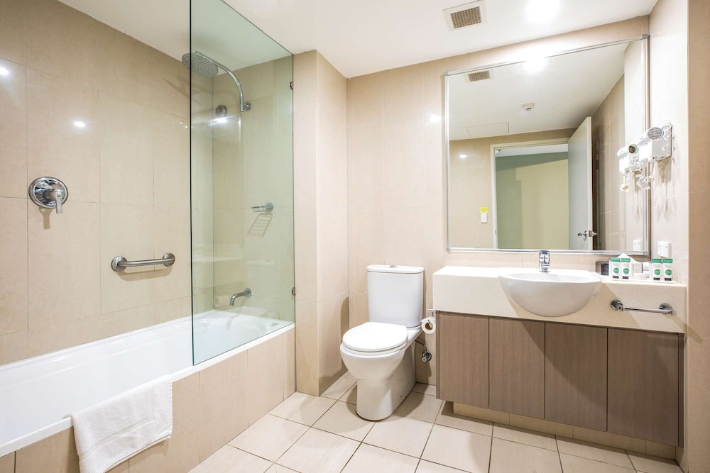 Narrabeen Sands Hotel by Nightcap Plus 64/68