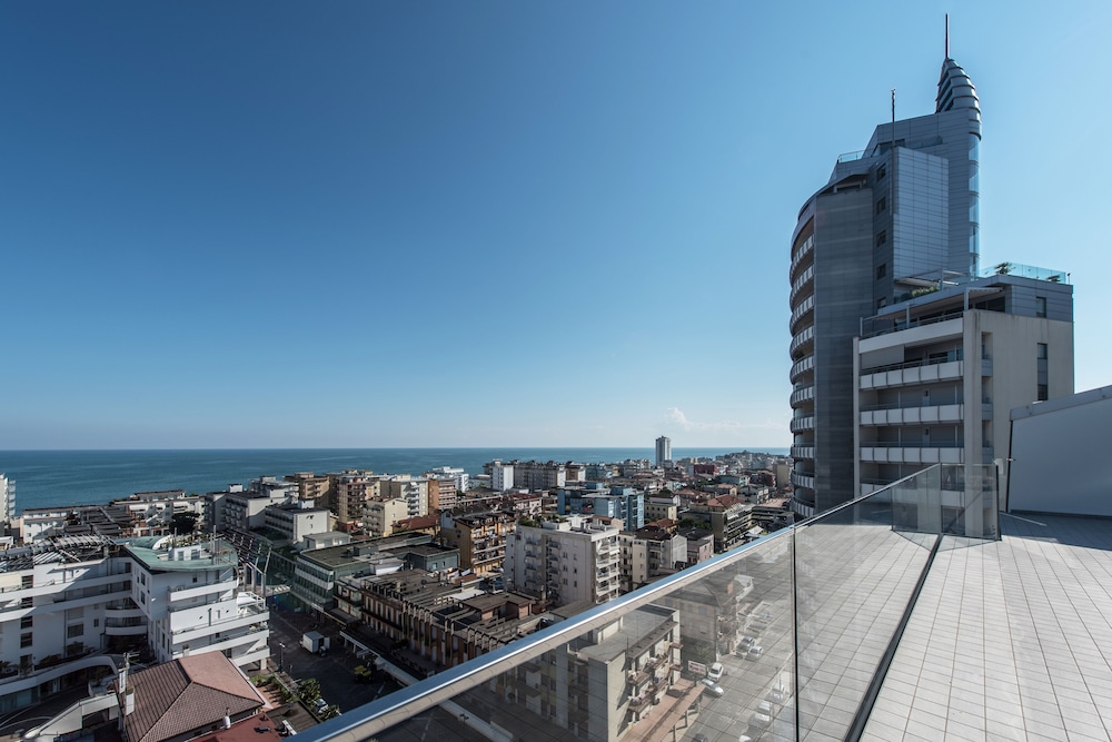 Hesperia Hotel & Residence 45/50