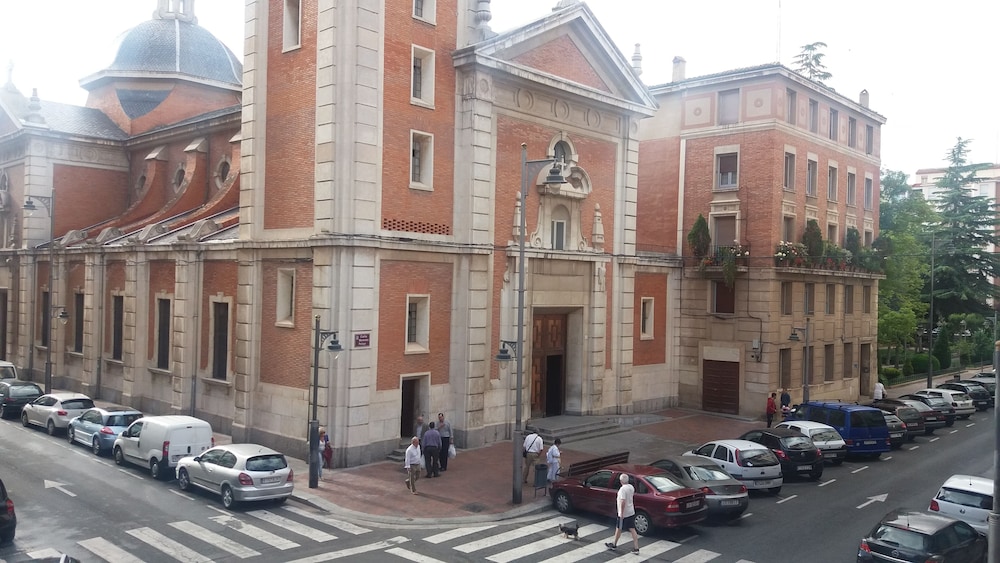Pensión Calfred Ii 17/24