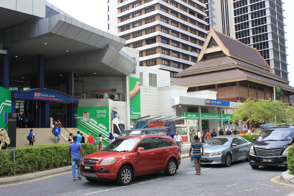 Big M Hotel 36/44