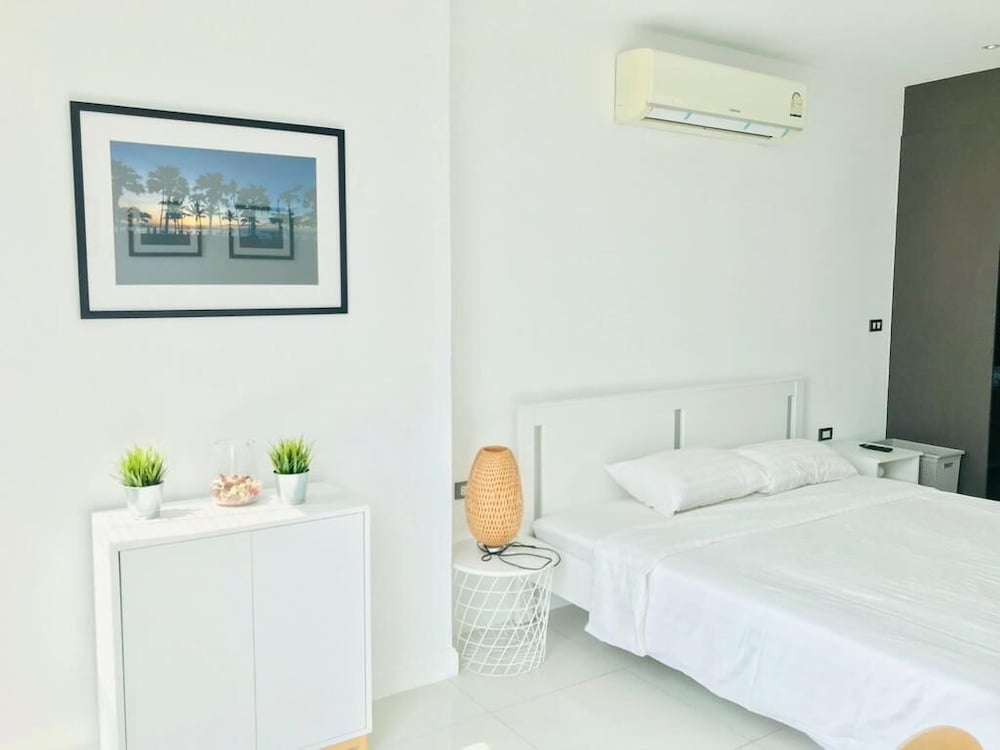 The Point Pratumnak by PSR ASIA 10/50