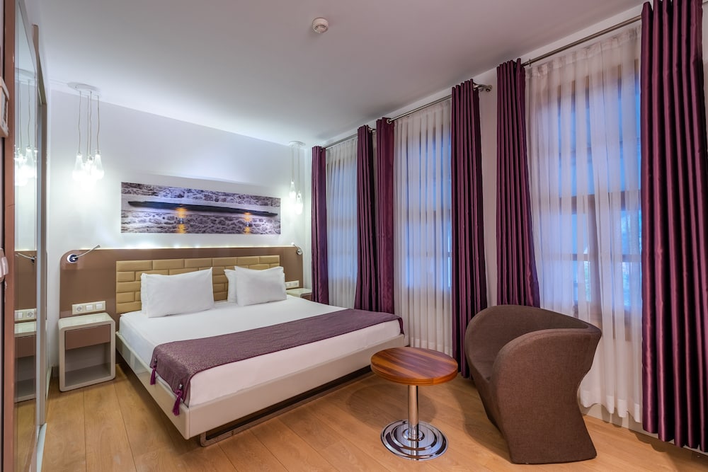 Puding Hotel 12/50