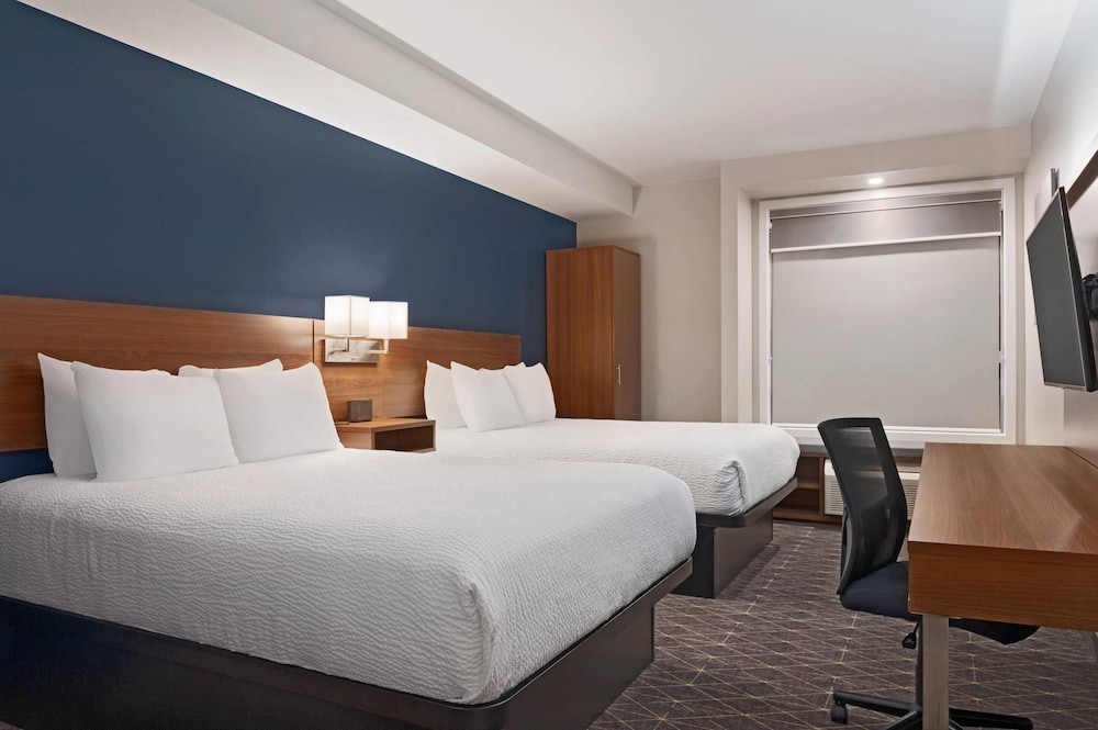 EFFICIENCY, 2 QUEEN BEDS