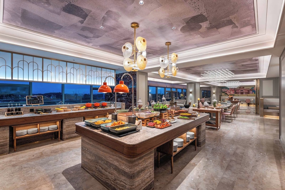 Mercure Nantong Suxitong Riverside 25/42