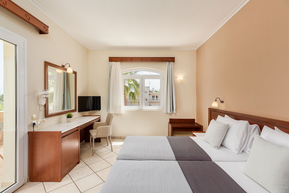 Evdion Hotel 26/71