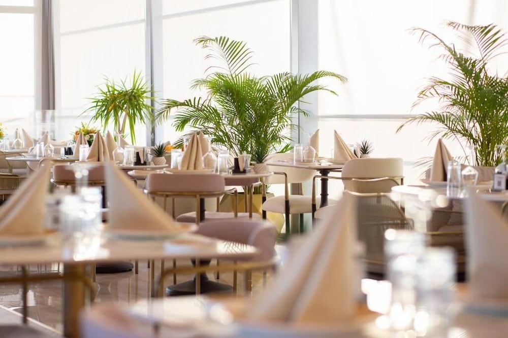 LA TERRAZZA HOTEL 47/60