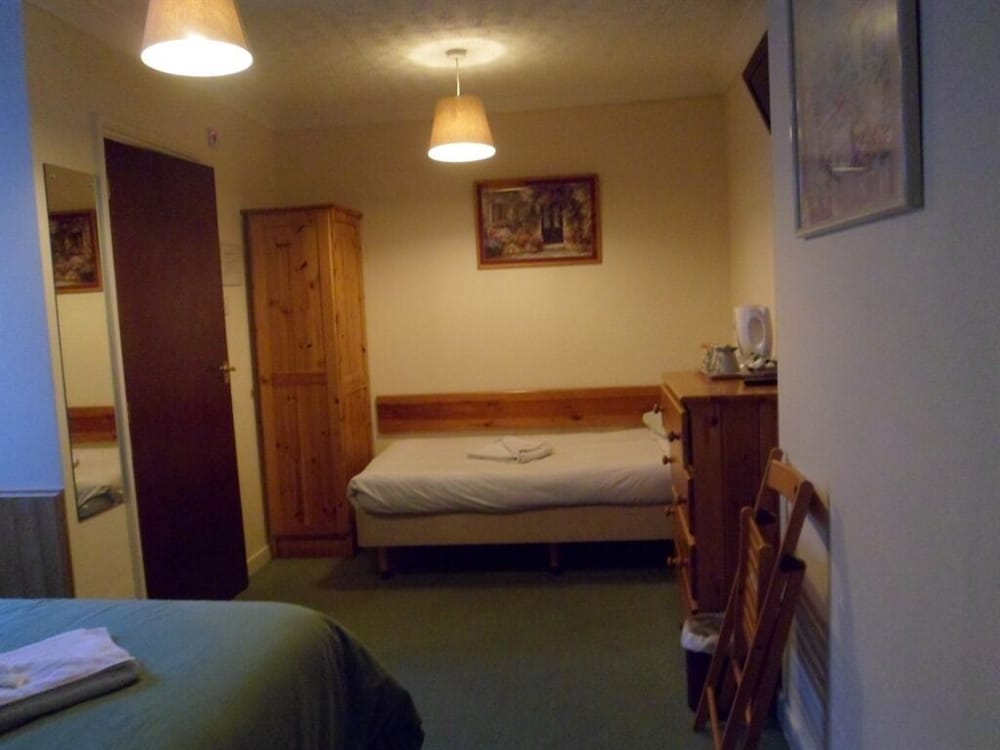 Carlton Lodge 6/18