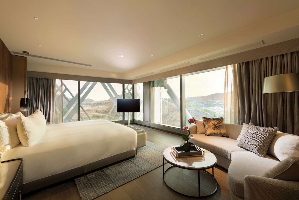 Hilton Port Moresby Papua New Guinea 38/78