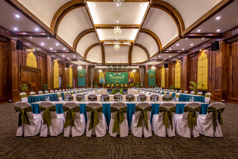Empress Angkor Resort Spa 40/50