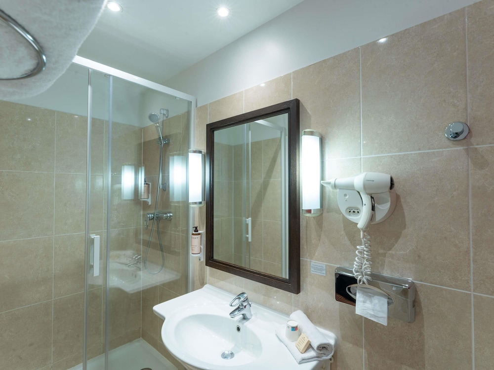 MERCURE RENNES CESSON 69/69