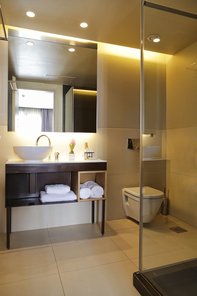 THE Y 19/42