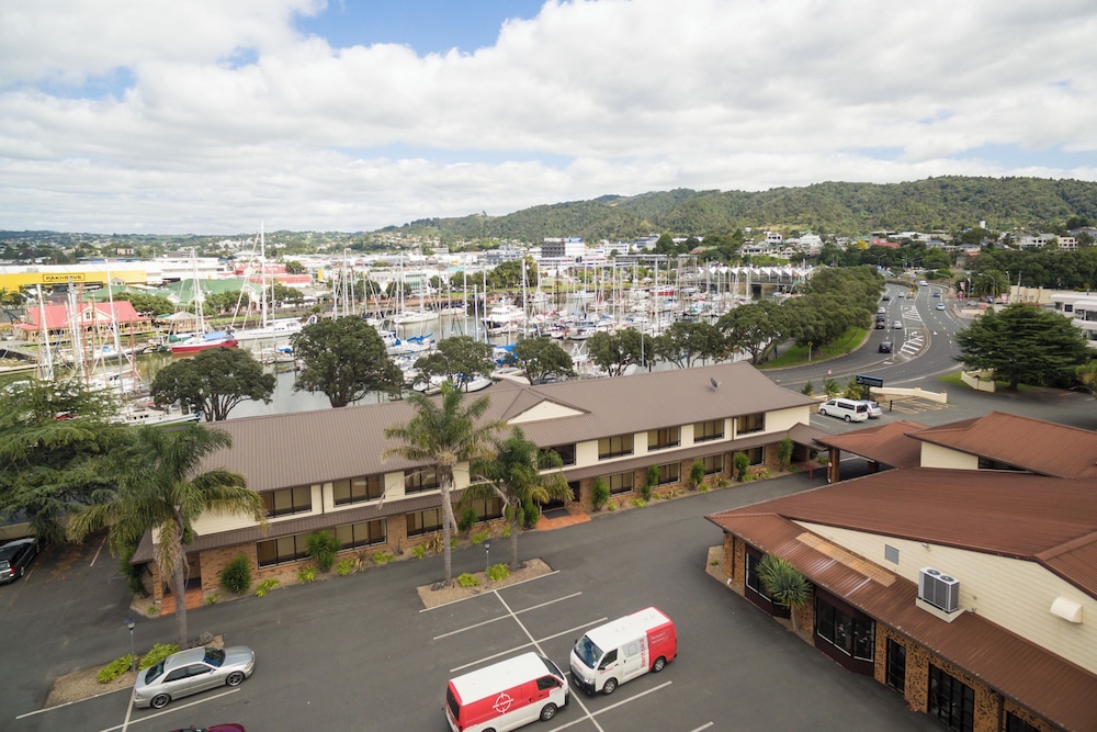 Distinction Whangarei Hotel And Conference Centre 47/49