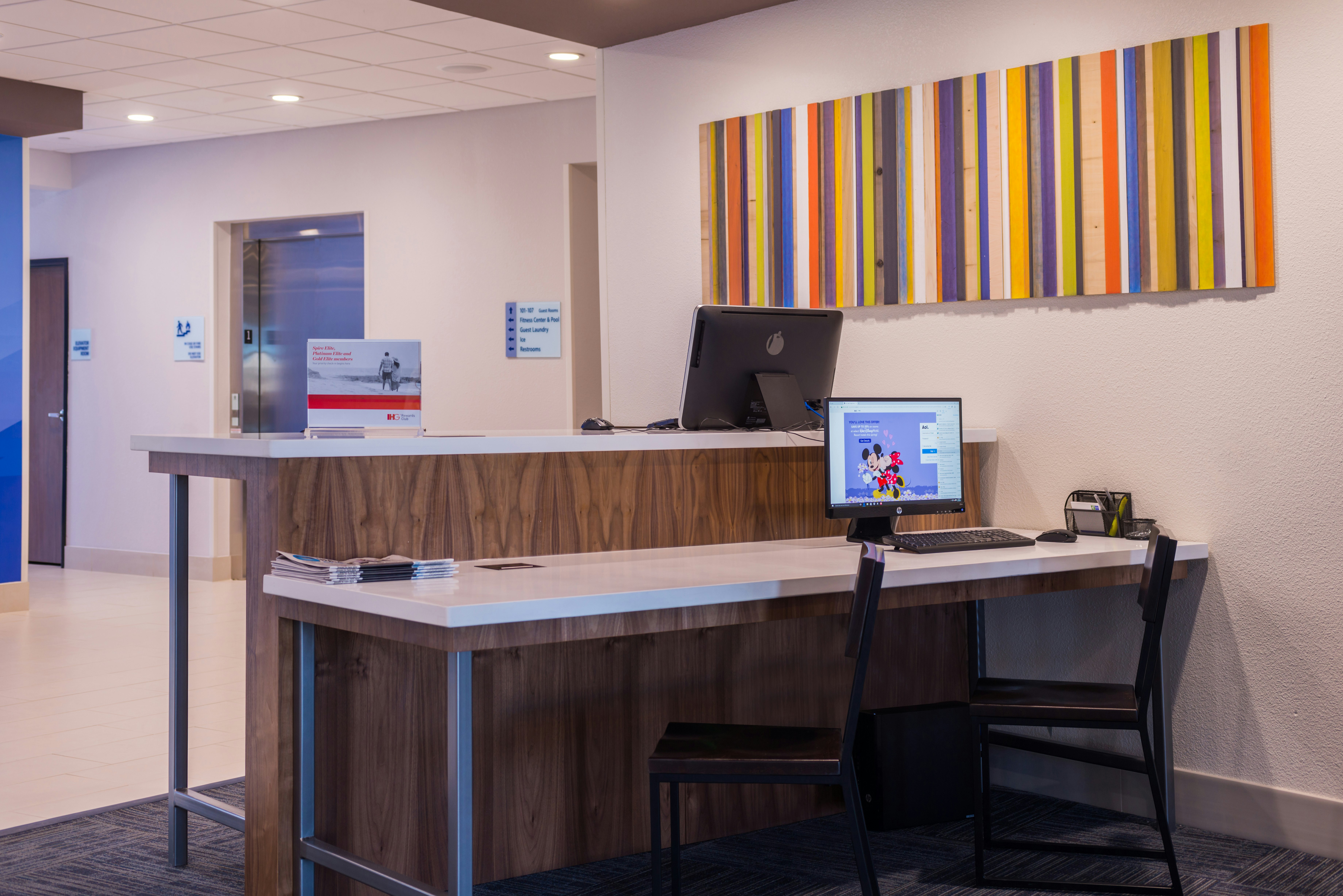 Holiday Inn Express & Suites Fort Worth West 39/45