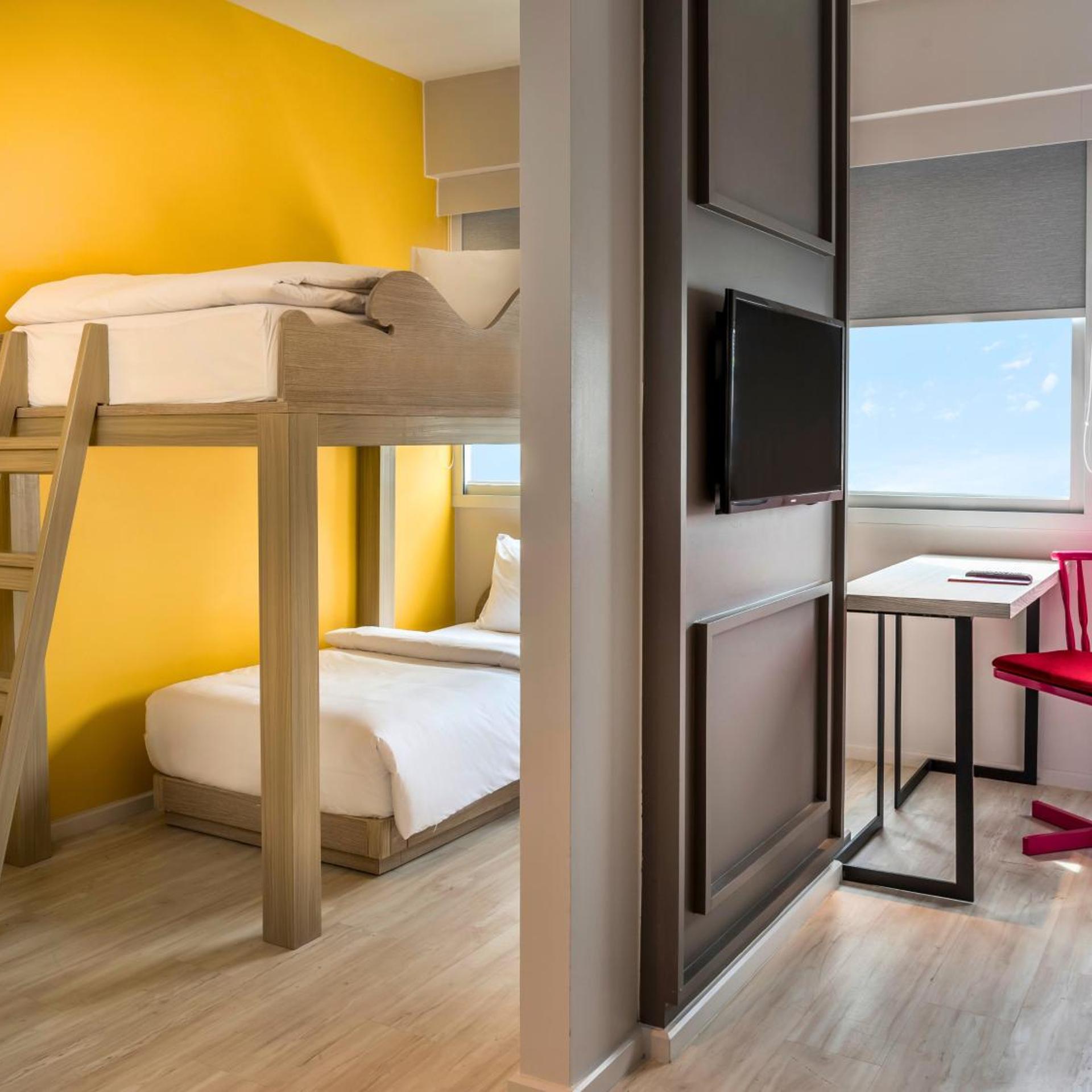 Family, Double Bed, Ibis Styles Phuket City 8/10