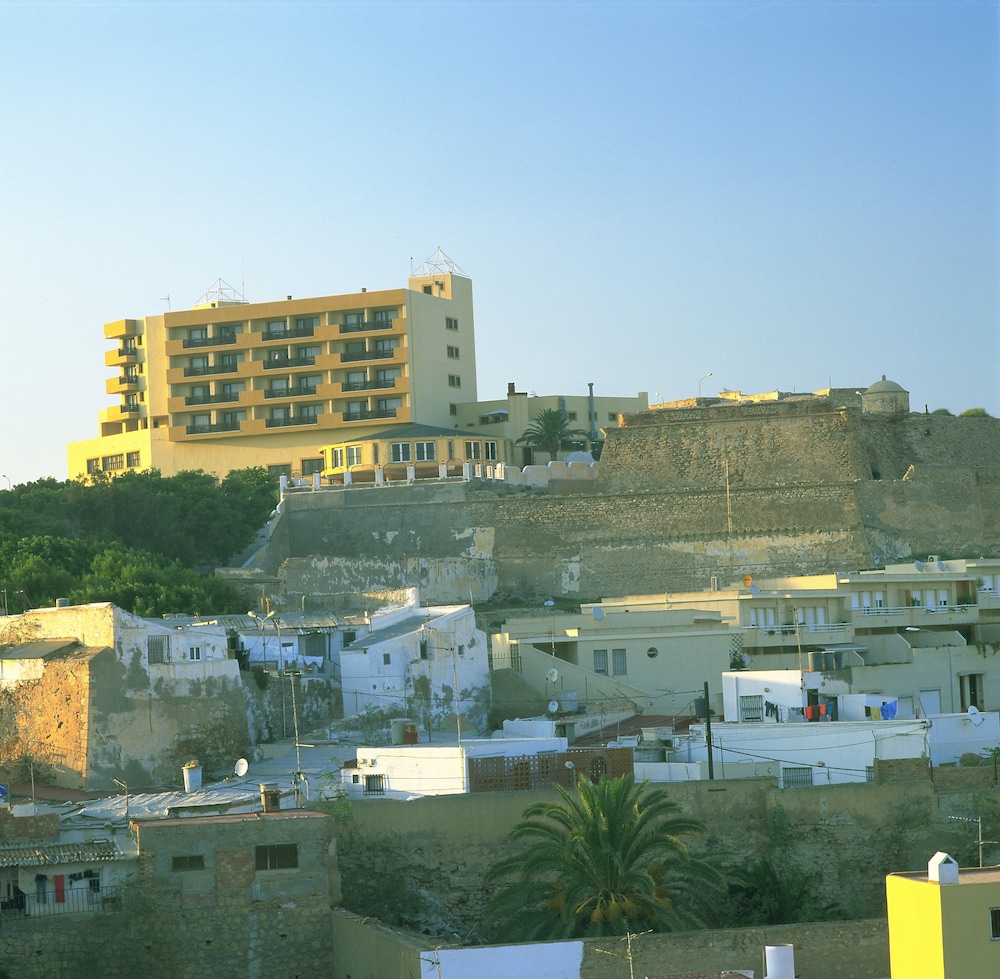 Parador de Melilla 1/49