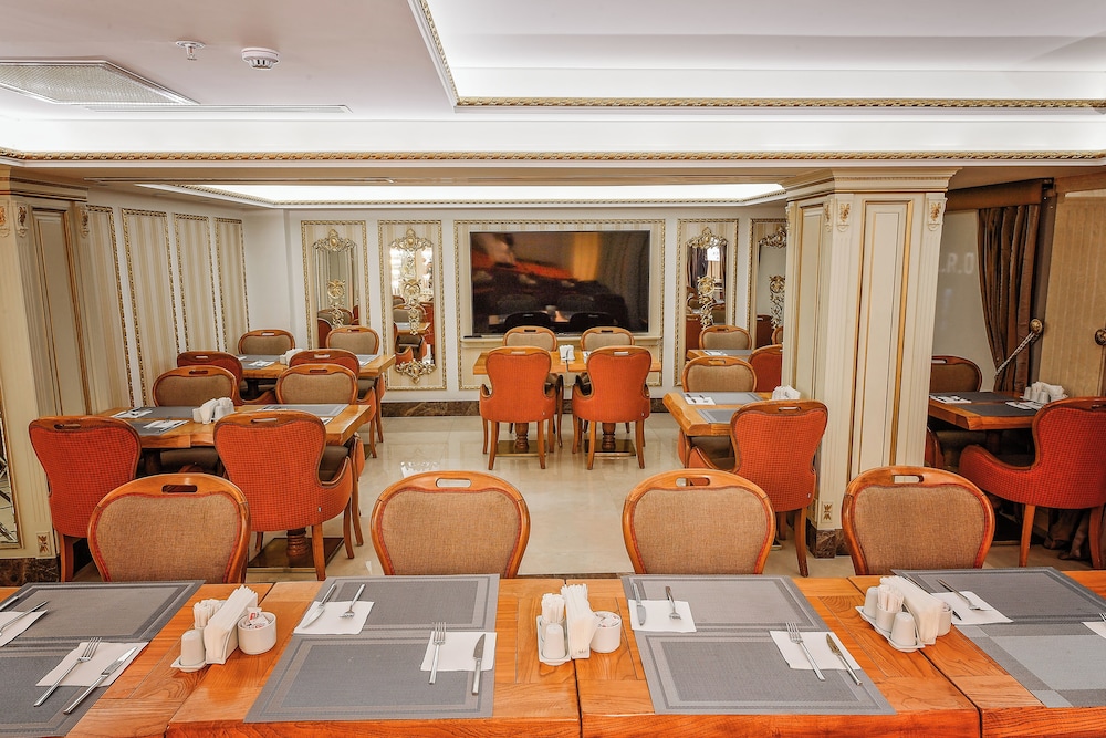 Grand Marcello Hotel & SPA 85/90