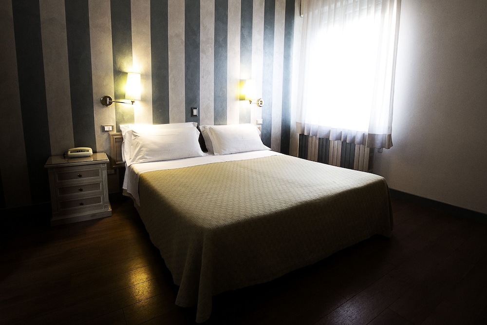 Diana Suites 23/30