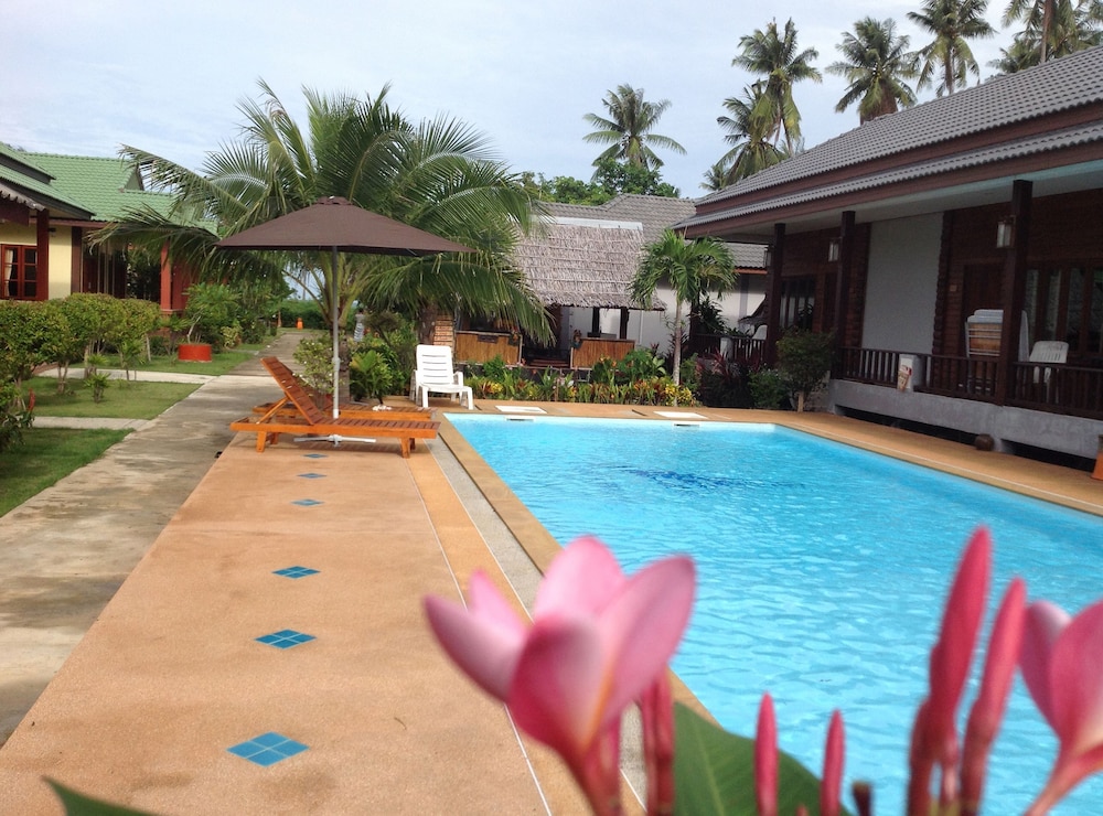 Khum Laanta Resort 11/66