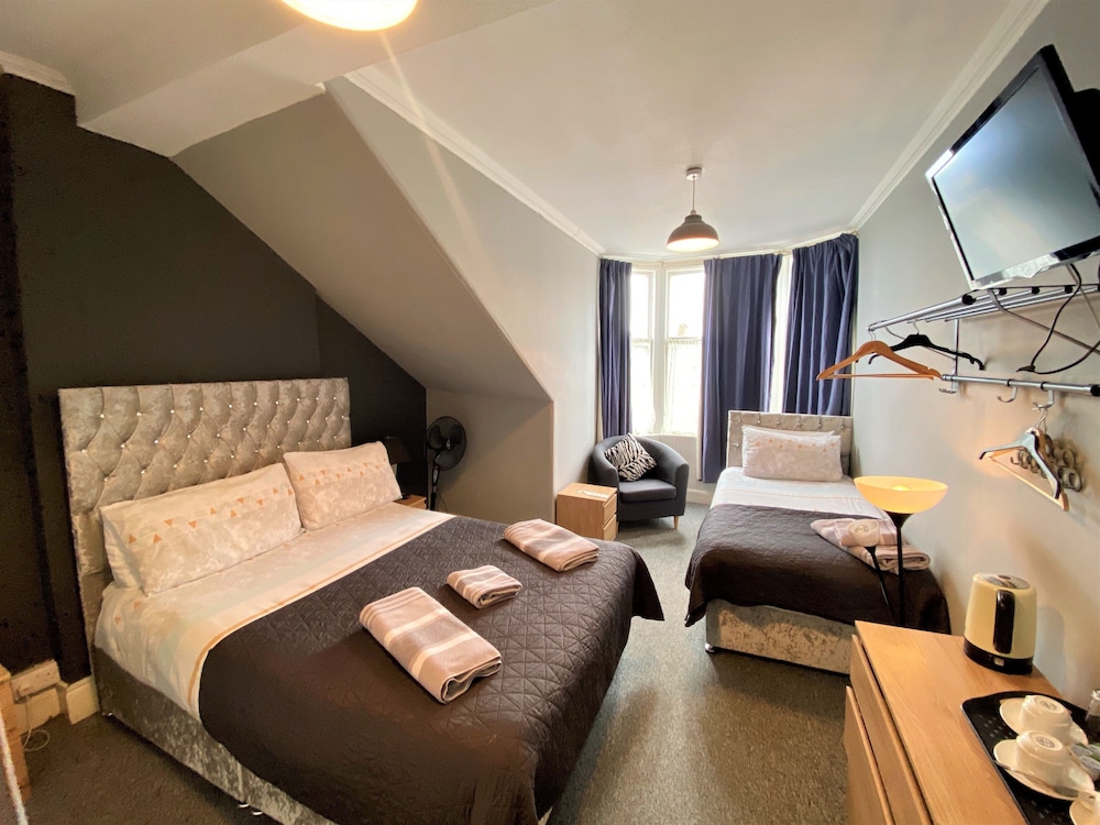 16 PILRIG GUEST HOUSE 28/60