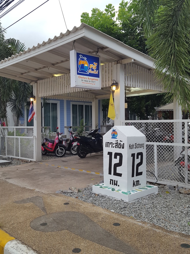 Charlie's Bungalow 14/22