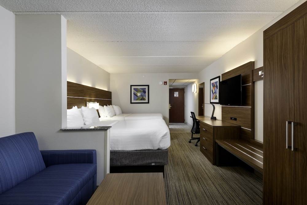 Holiday Inn Express And Suites Charlotte Airport Belmont An Ihg Hotel 14/41