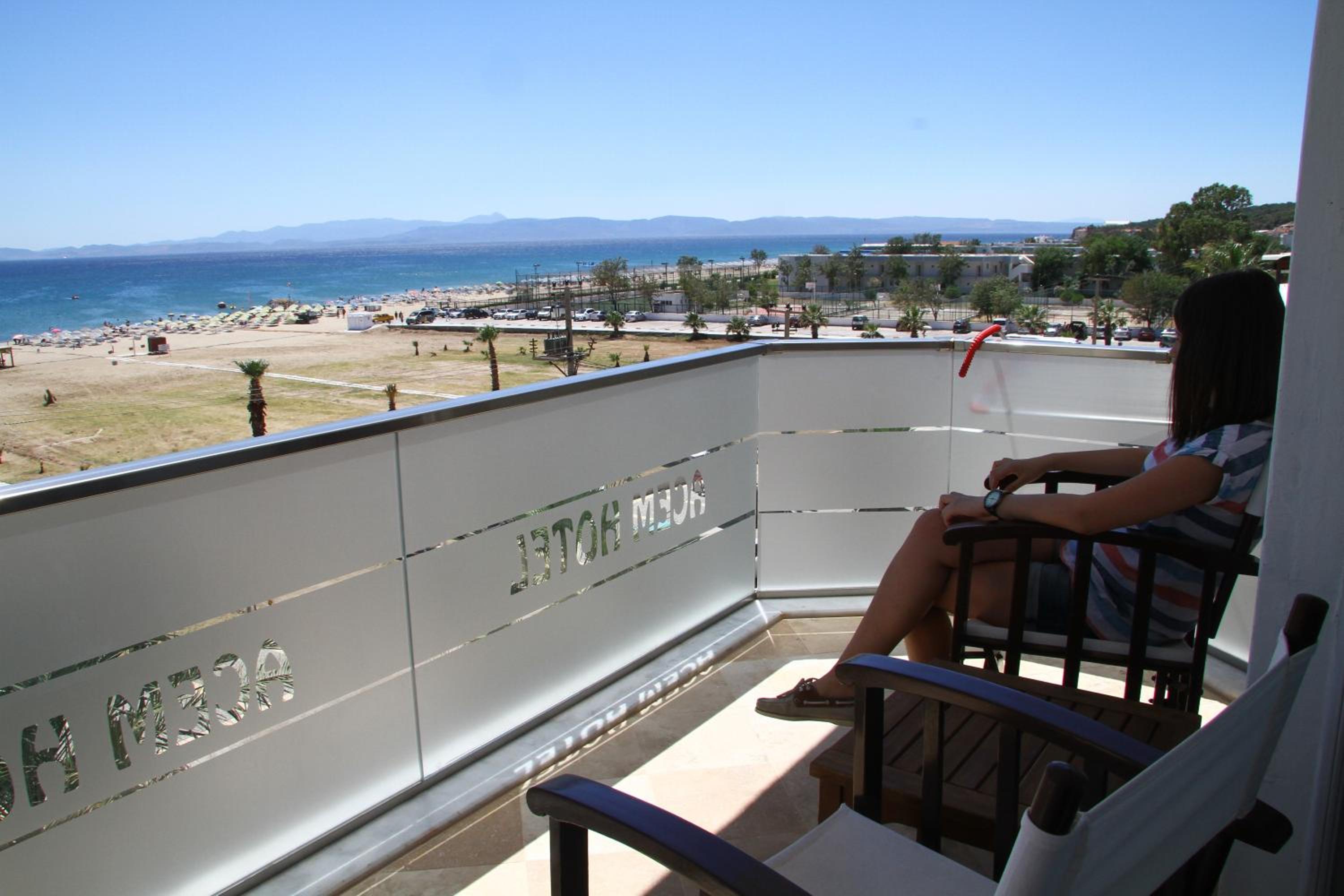 Acem Hotel 5/50