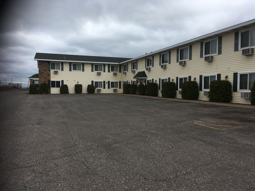 Value Host Motor Inn 21/23