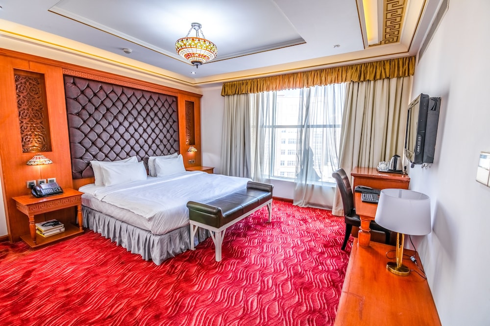 The Platinum Hotel 29/64