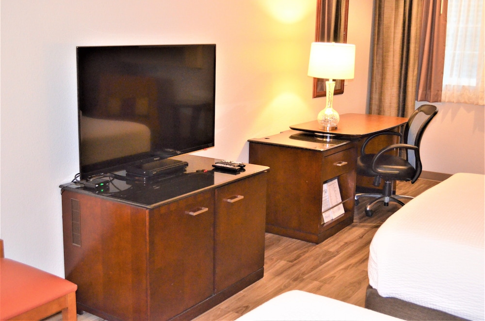 The Ashley Inn Suites 51/68