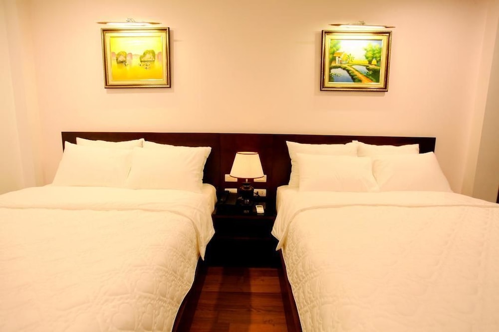 Camellia Hotel 10/35
