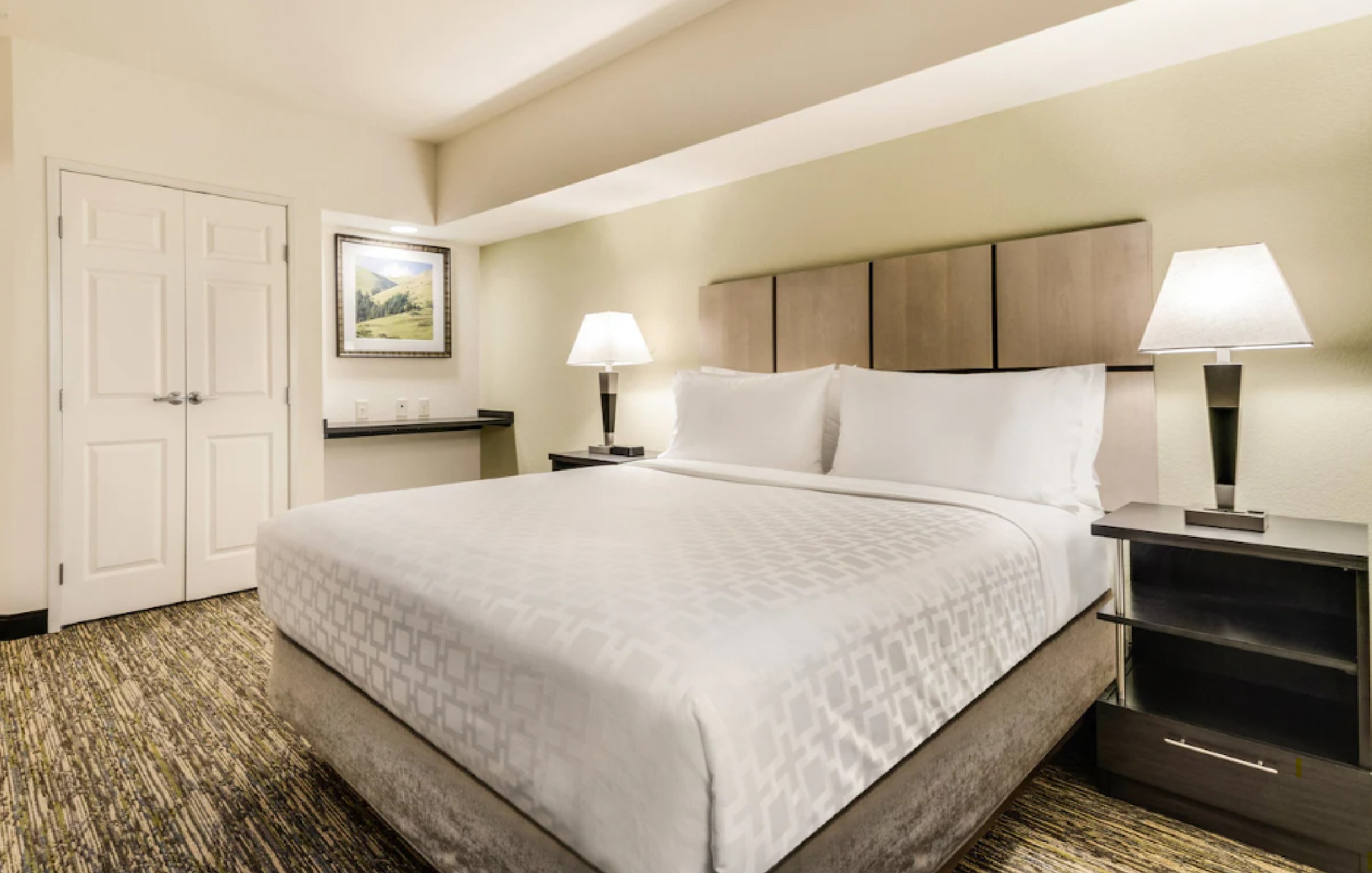 Studio, Suite, Candlewood Suites 2/2
