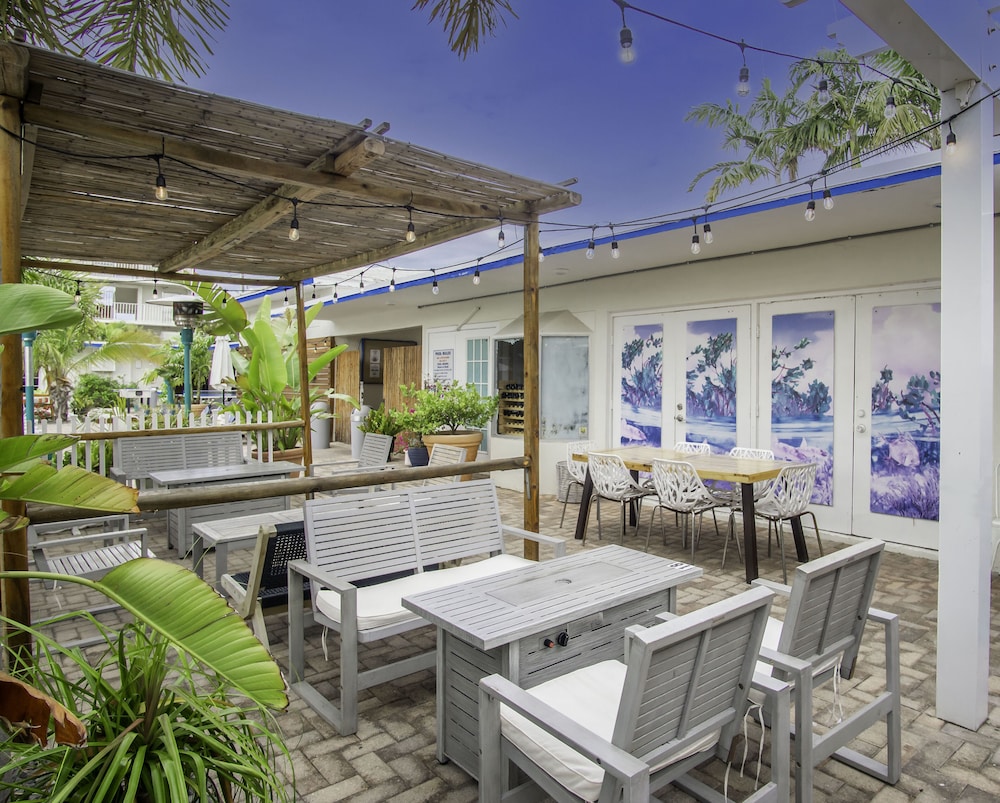 Skipjack Resort Marina 54/70