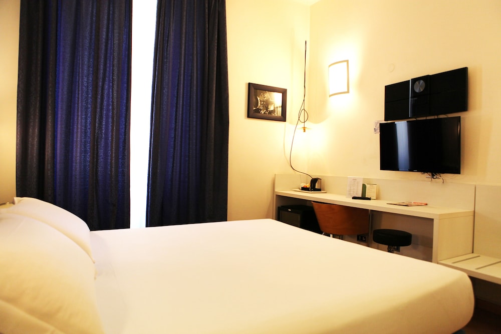 Hotel Franklin Feel The Sound 19/53