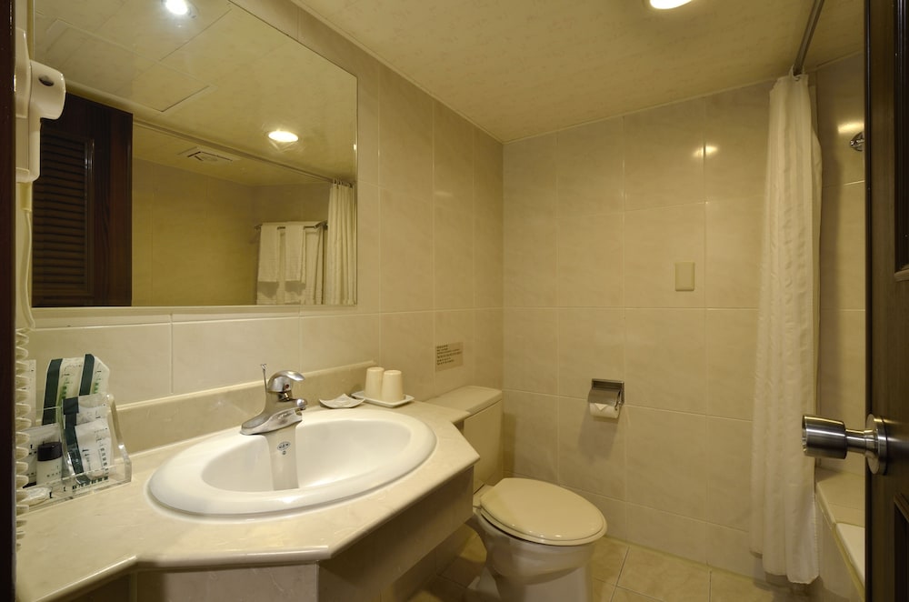 Toong Mao Evergreen Hotel 34/40