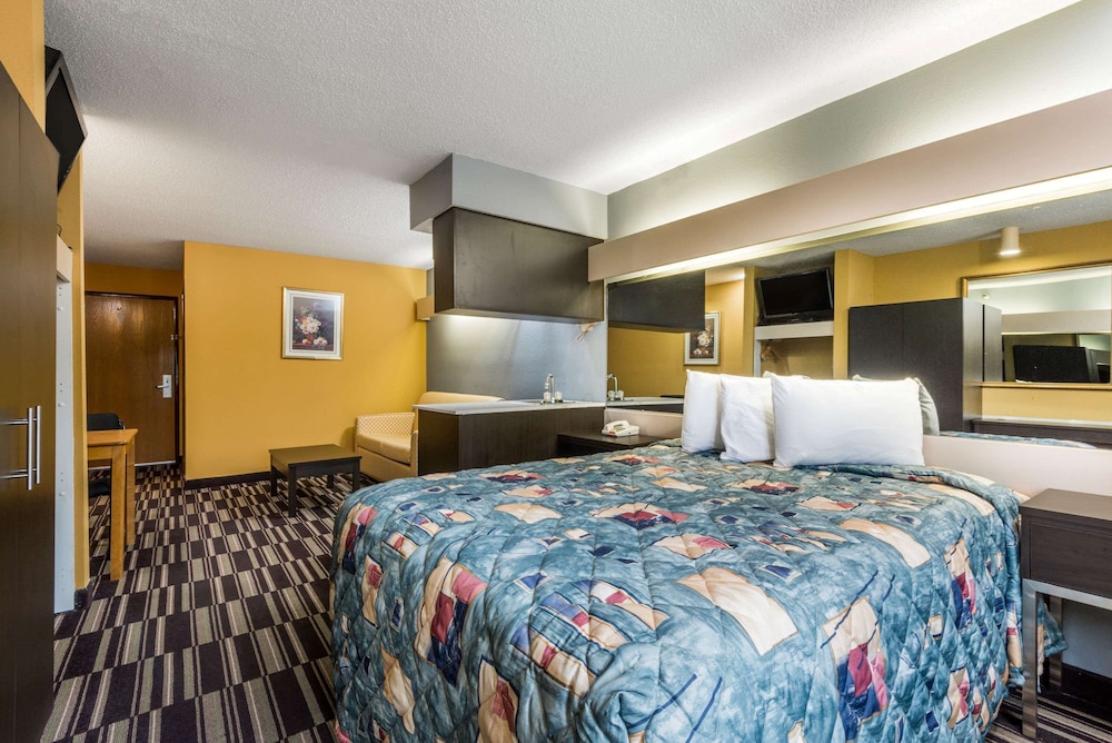 Microtel Inn And Suites Riverside 12/33