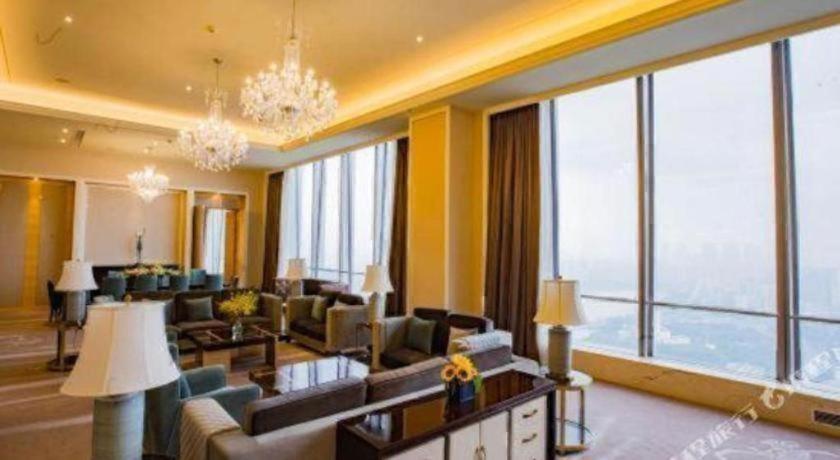 Ming Du Lakeside Hotel 17/30