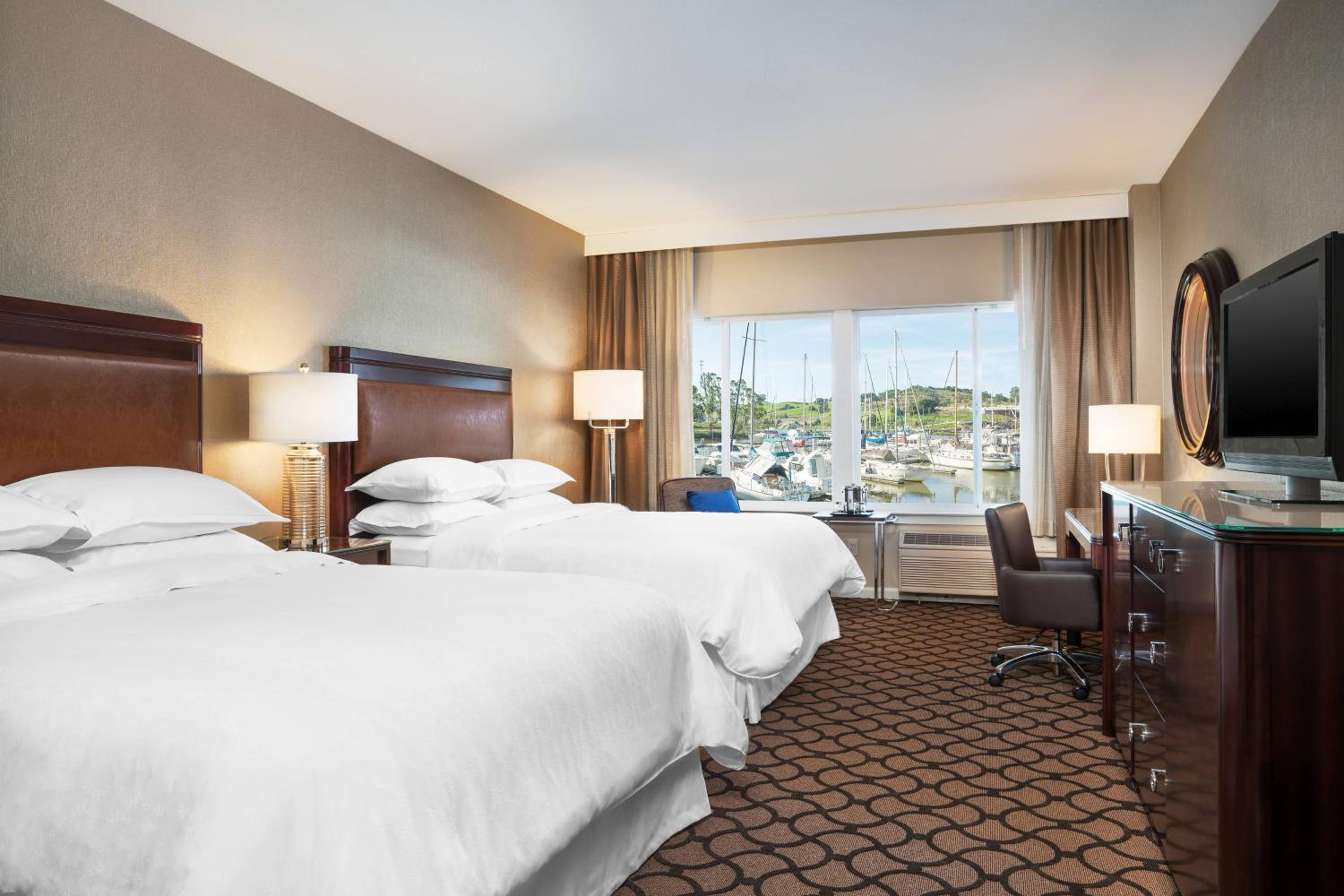 Room, 2 Queen Beds, Club Lounge Access, Club Floor