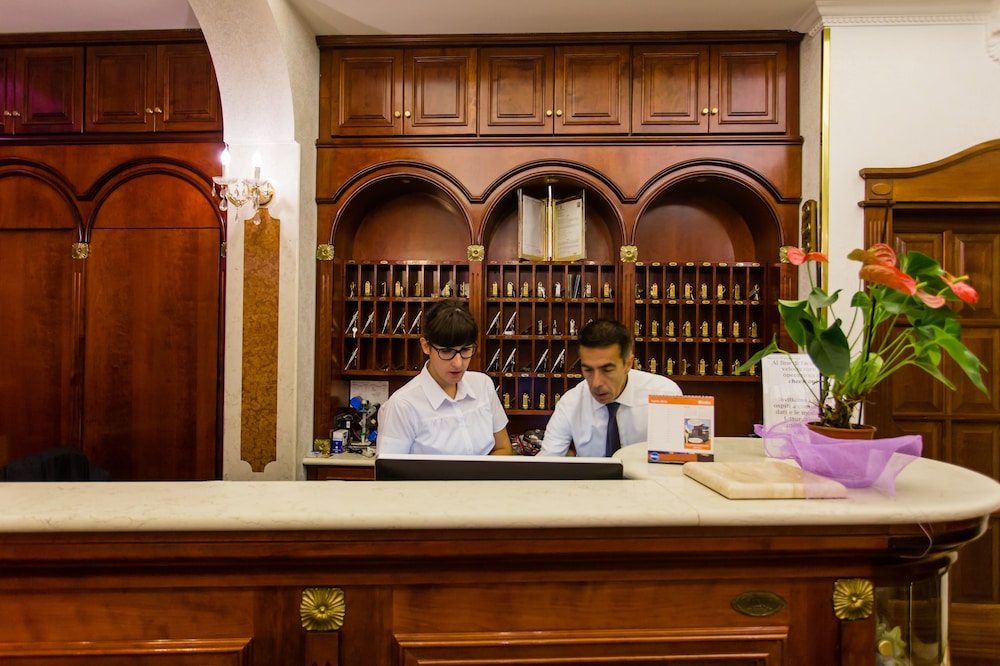 Mariano Iv Palace Hotel 7/42