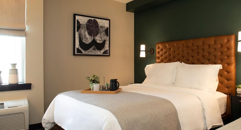 The Lloyd Stamford Tapestry Collection By Hilton 6/48