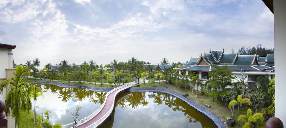 Miracle Island Resort 37/49