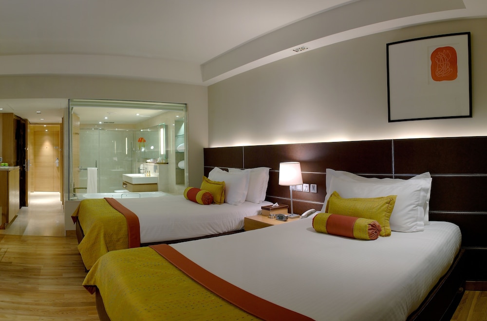 The Lalit New Delhi 12/63