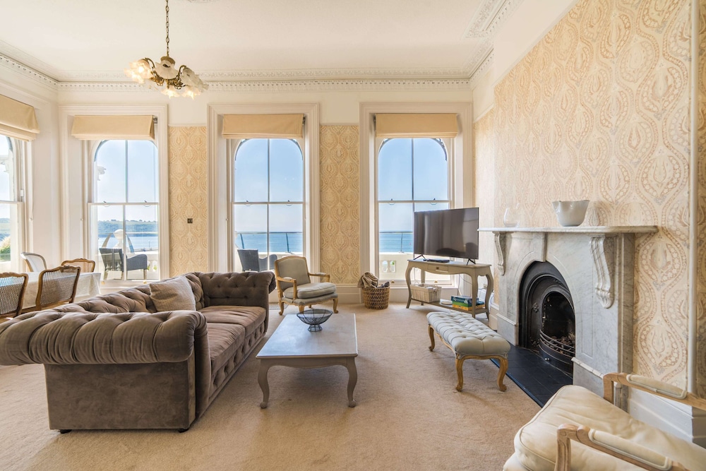 1 Elliot Terrace 31/50