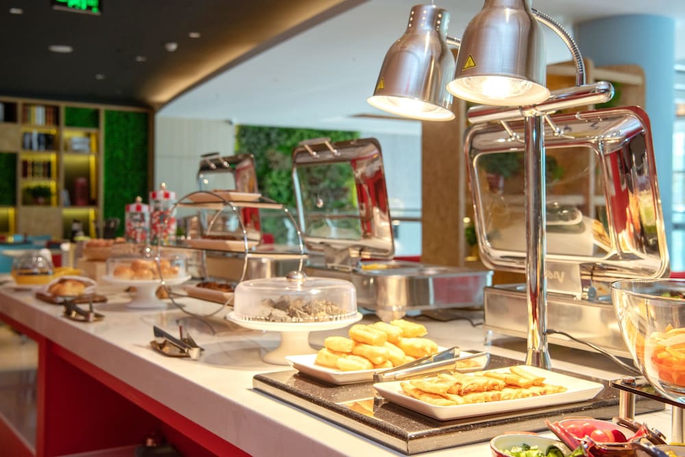 Ibis Luoyang Baolong Square Hotel 34/47