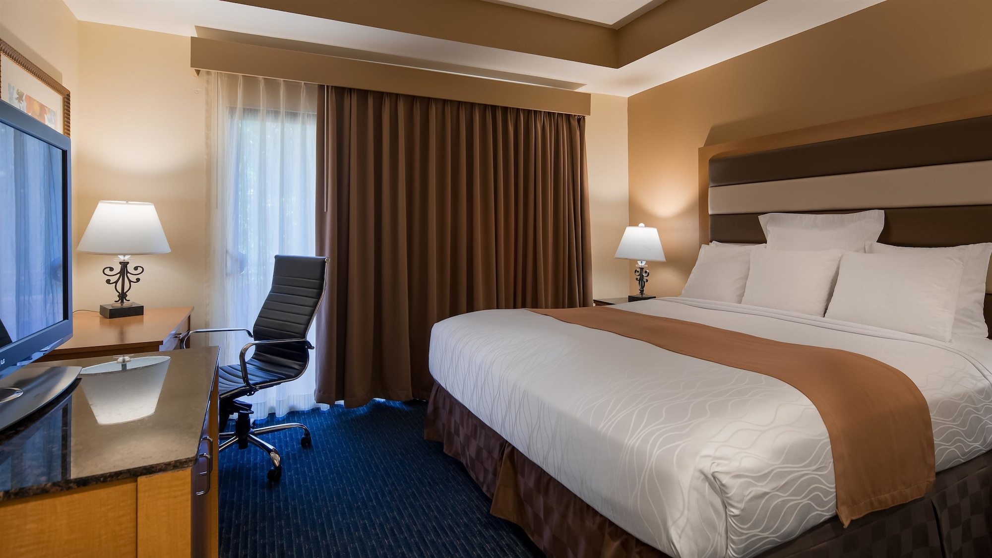 Suite, Multiple Beds, Sofa, Kitchen