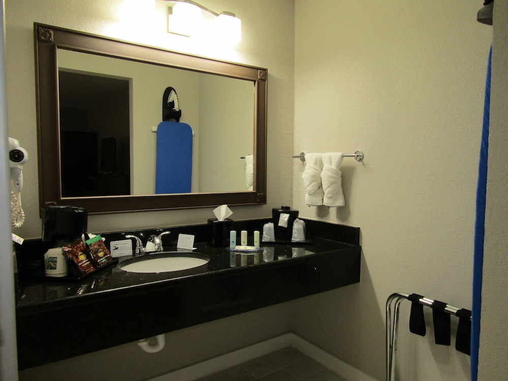 Quality Inn & Suites Kissimmee near Main Gate 31/41